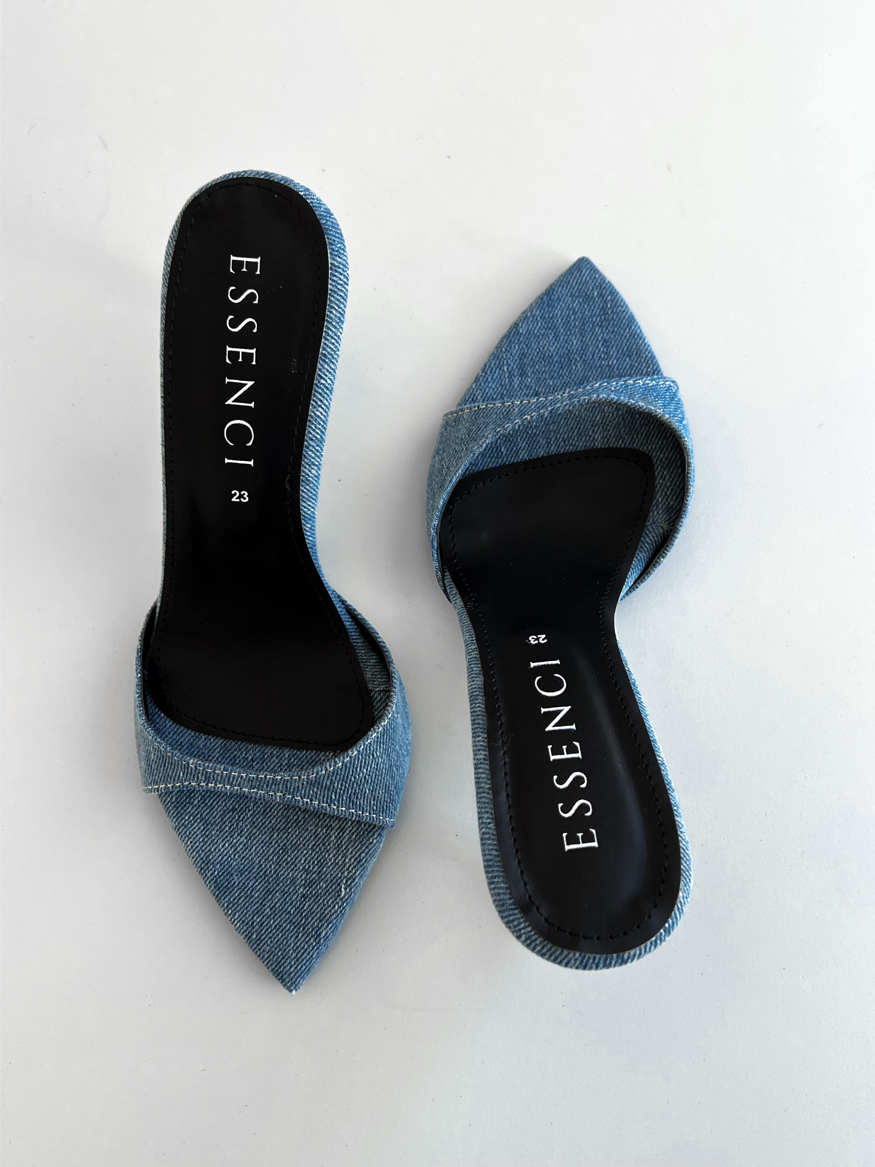 Zapatilla tipo mule mezclilla