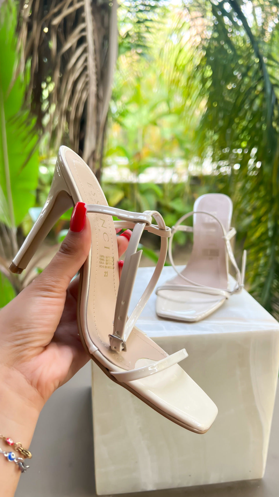 zapatilla nude