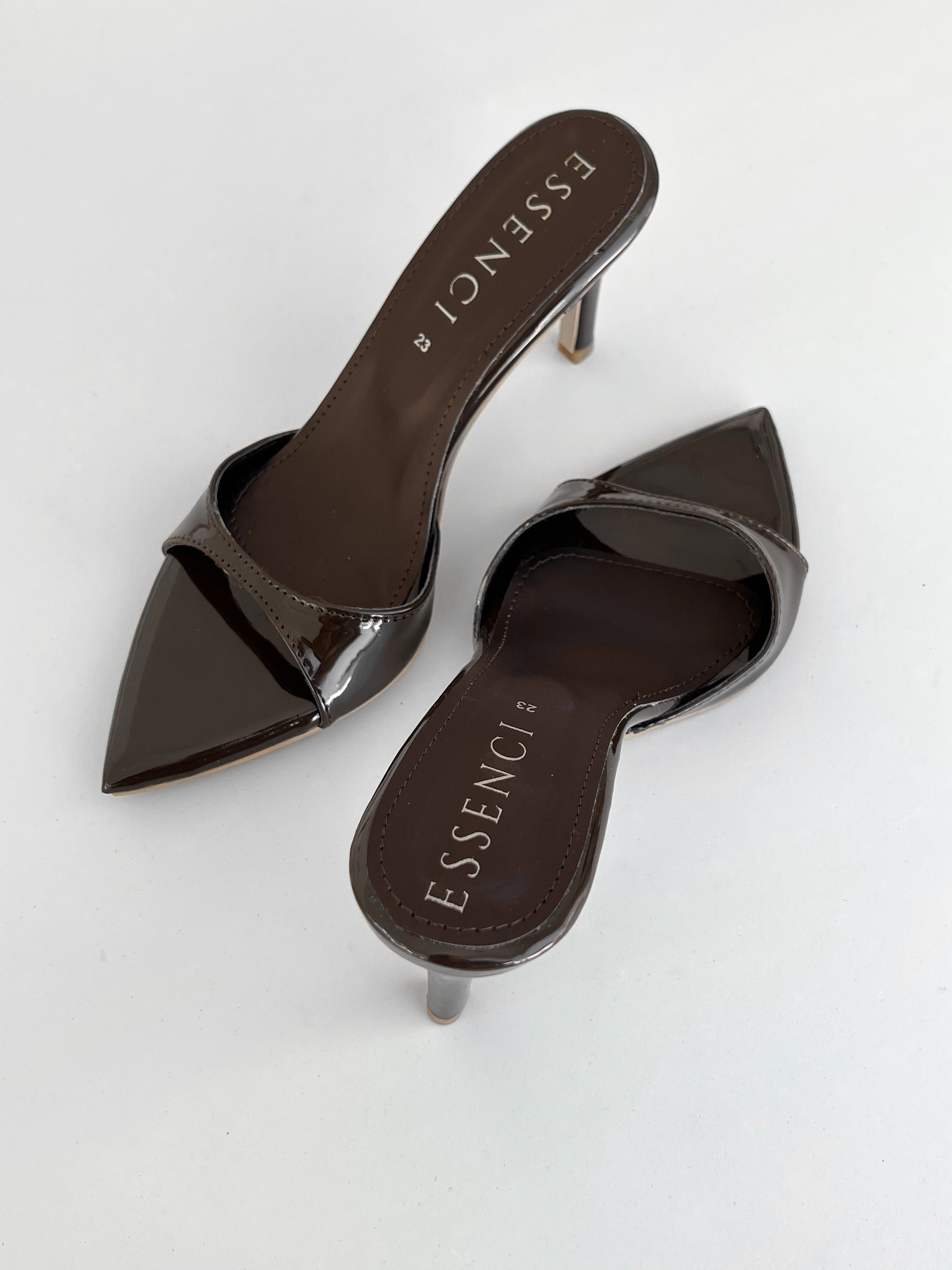 Zapatilla chocolate destalonada