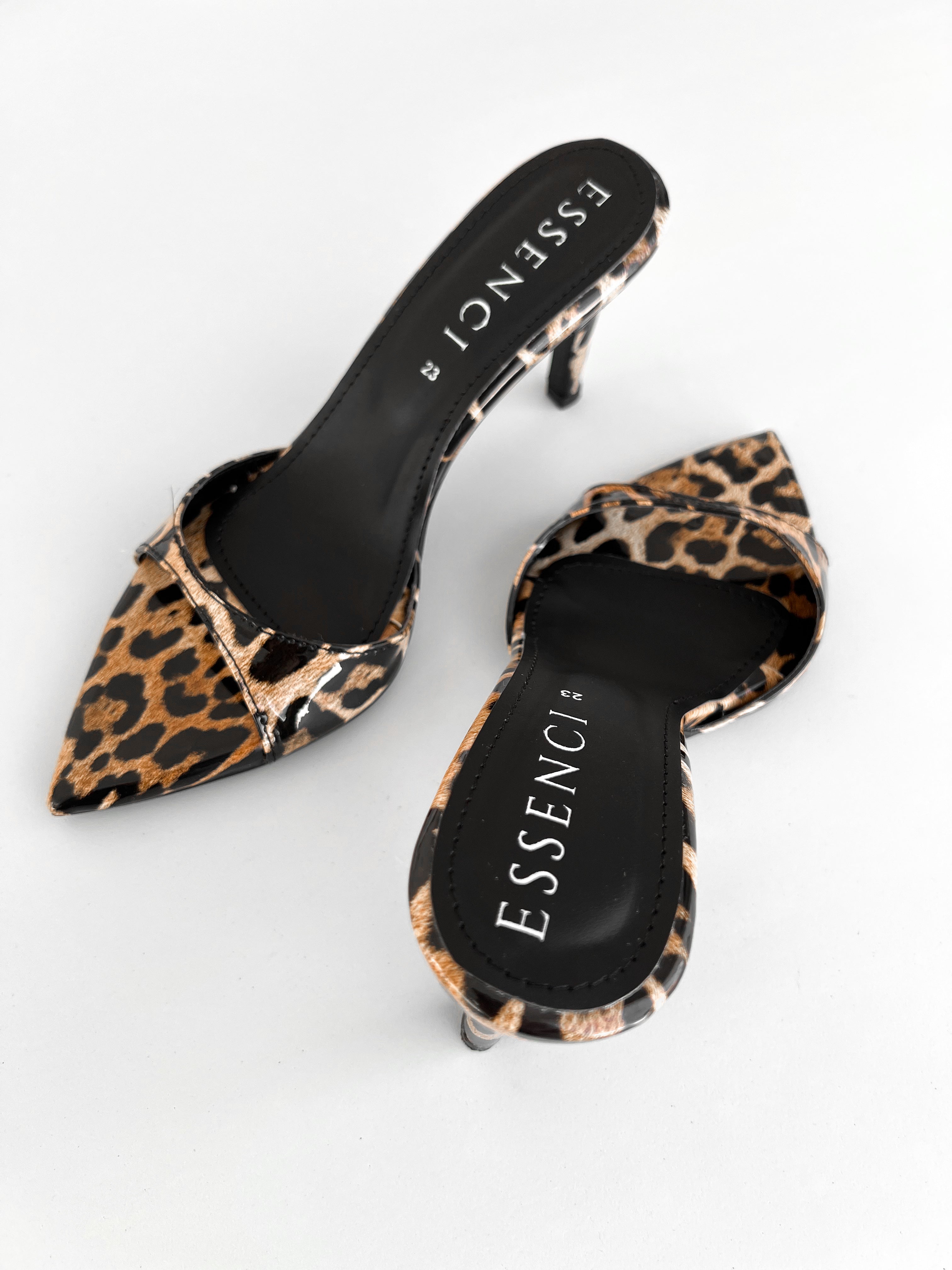 Zapatilla mule leopardo