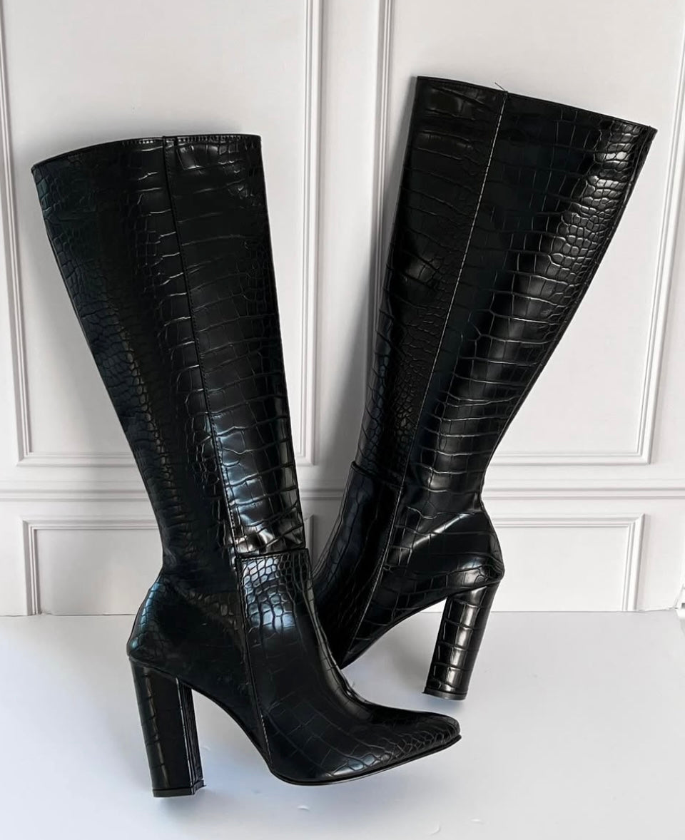 Bota croco tacón cuadrado