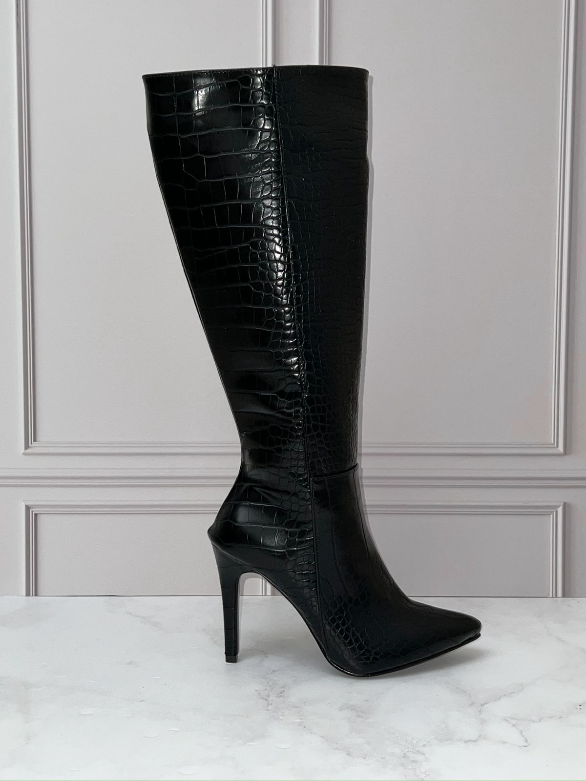 Bota croco negra tacón aguja