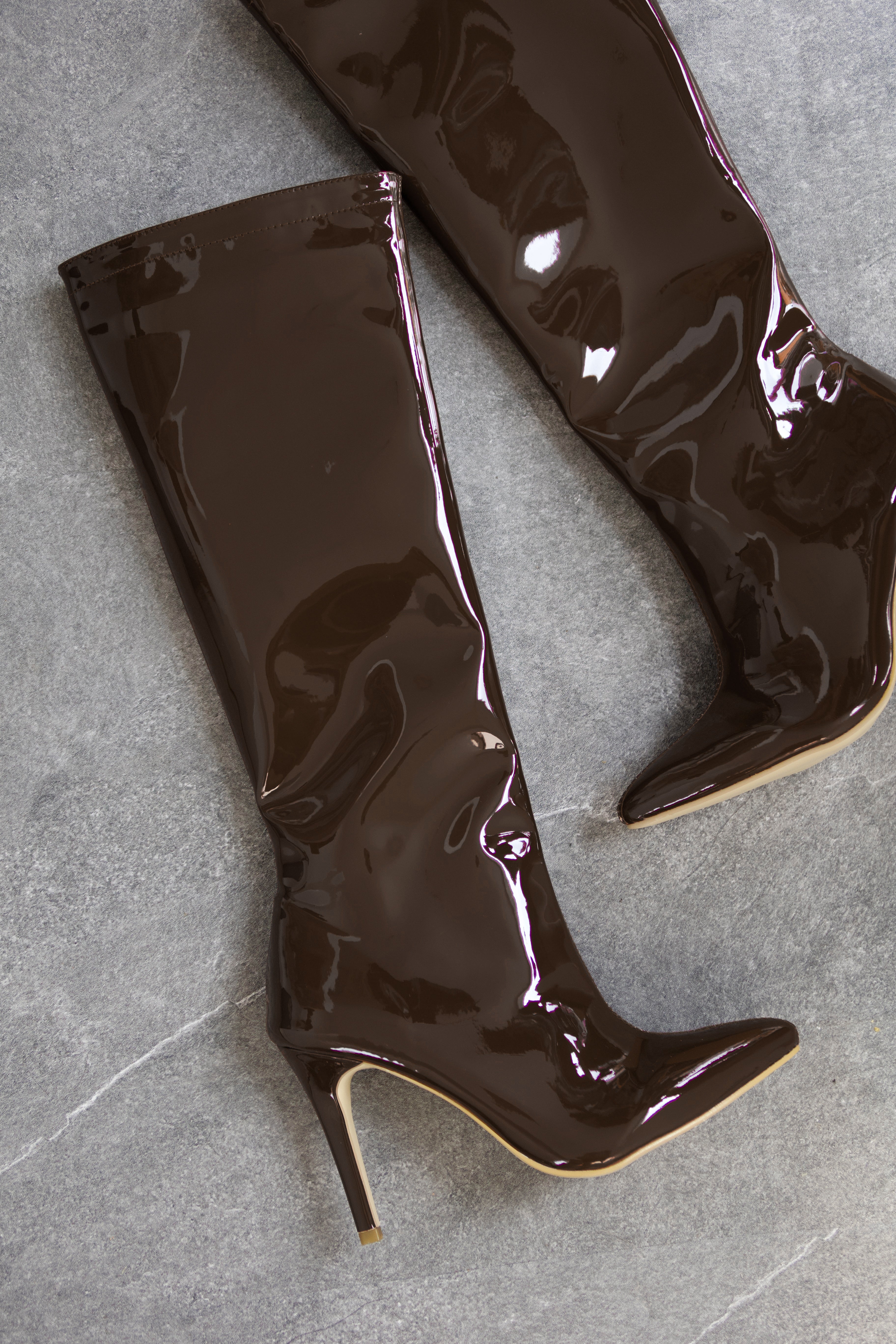 Bota de capa charol chocolate