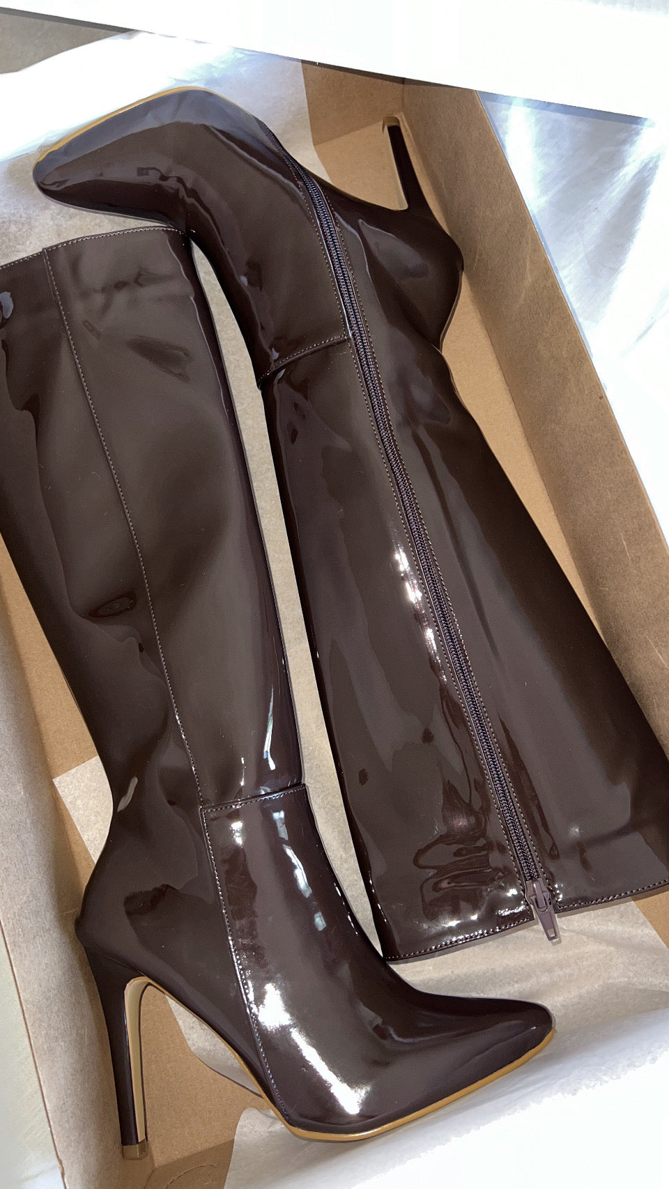 Bota de charol chocolate