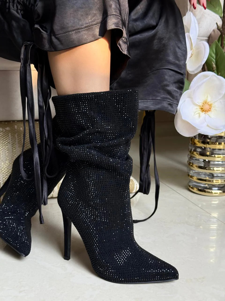 Botín de piedra negro