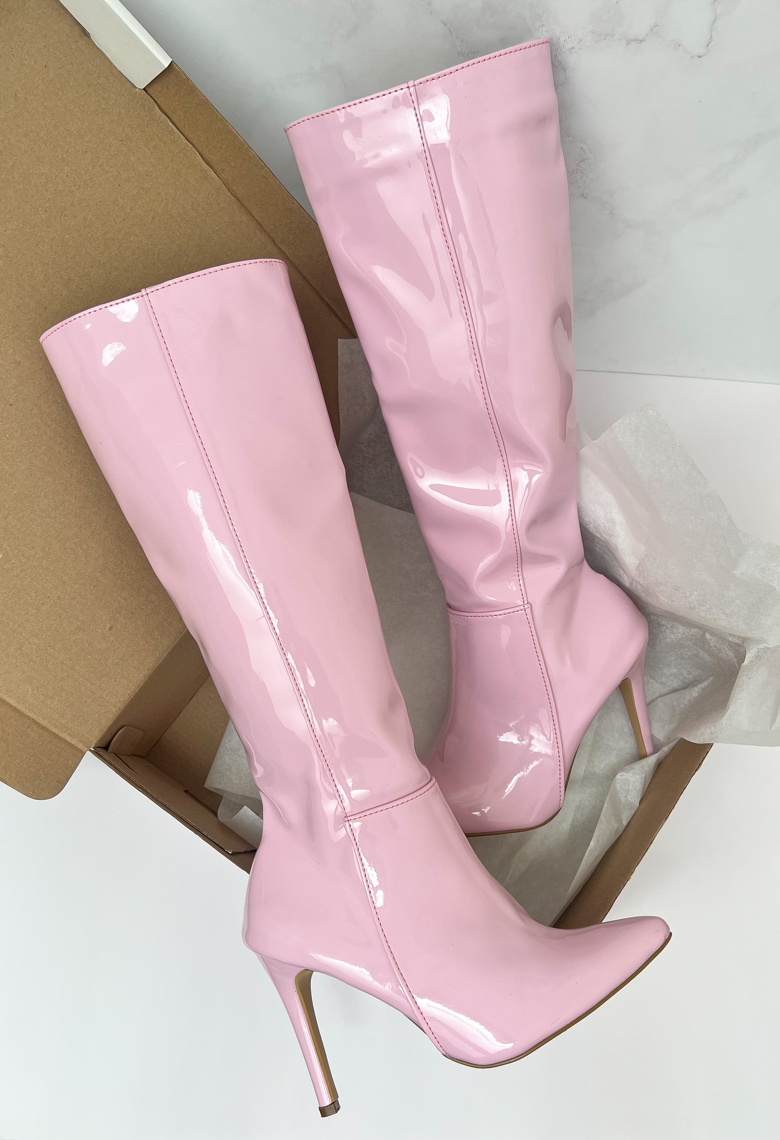 Bota charol rosa tacón de aguja