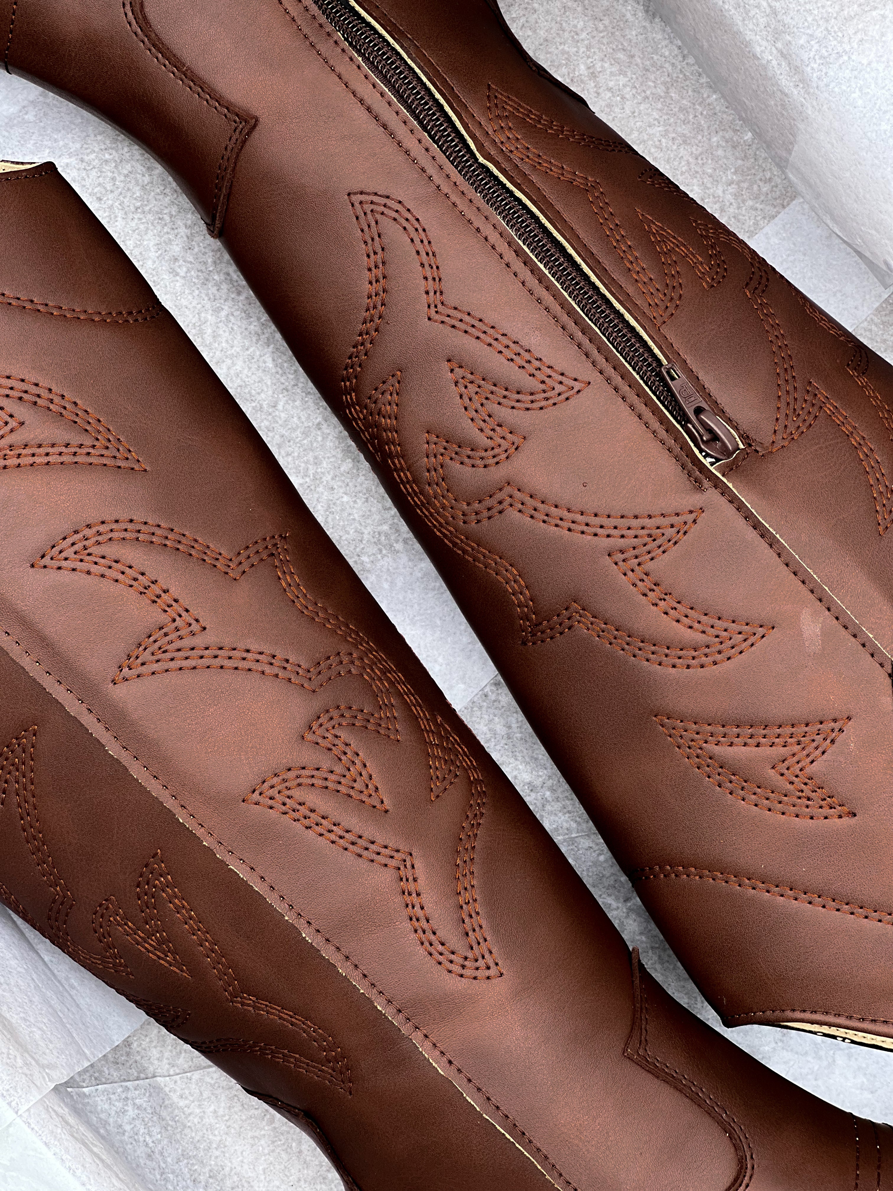 Bota vaquera chocolate